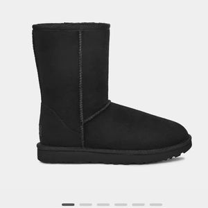 UGG Women’s Black Classic Short Boot Size 9